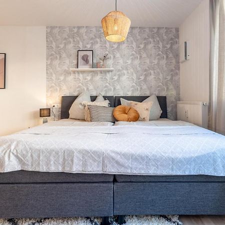 Neu☆Business Apartment☆Messe/Airport☆Tiefgarage ラインフェルデン＝エヒターディンゲン エクステリア 写真