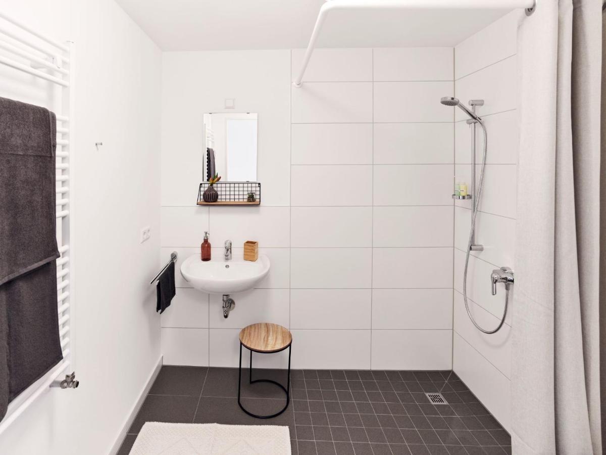 Neu☆Business Apartment☆Messe/Airport☆Tiefgarage ラインフェルデン＝エヒターディンゲン エクステリア 写真