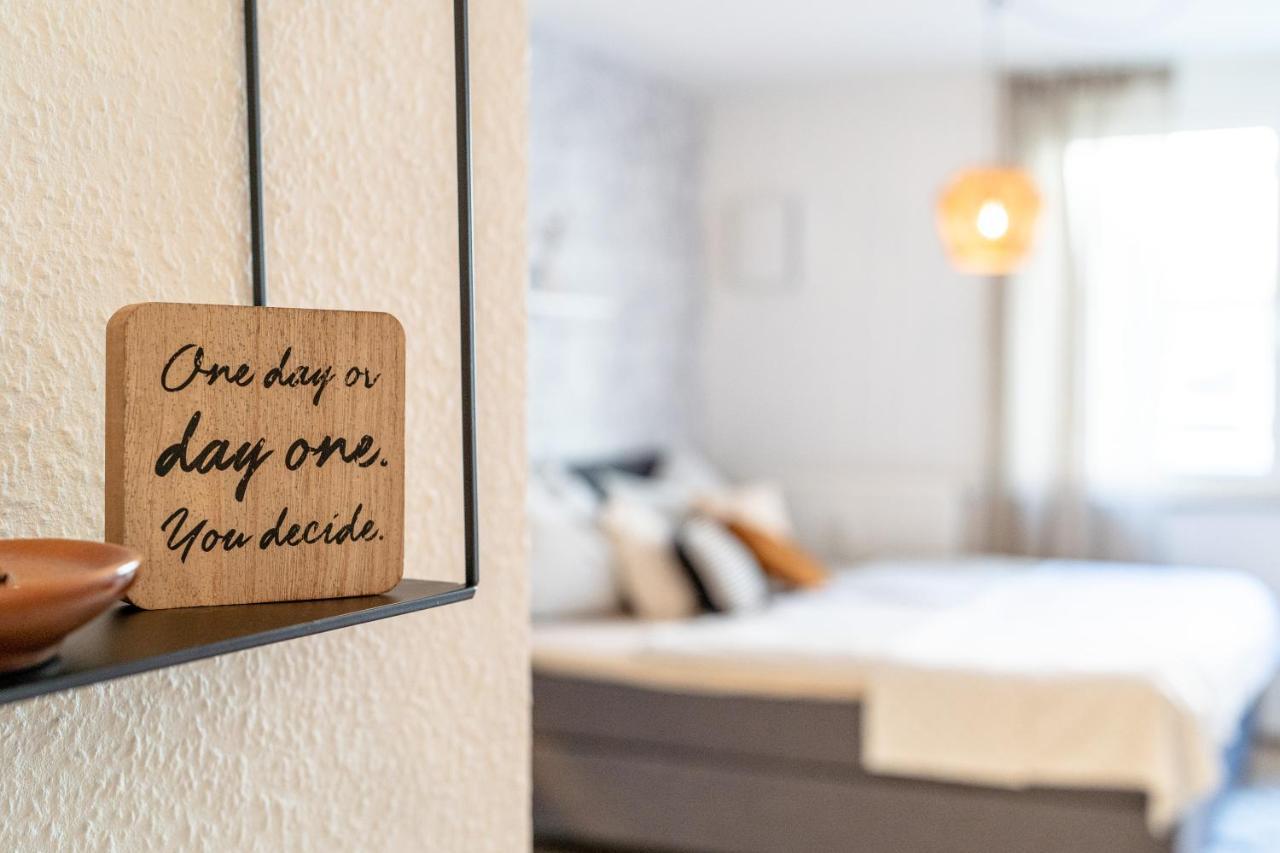Neu☆Business Apartment☆Messe/Airport☆Tiefgarage ラインフェルデン＝エヒターディンゲン エクステリア 写真