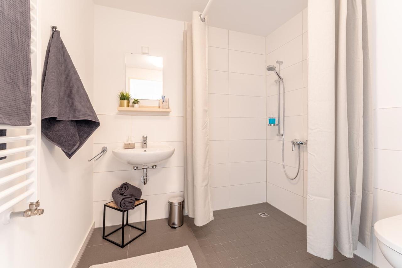 Neu☆Business Apartment☆Messe/Airport☆Tiefgarage ラインフェルデン＝エヒターディンゲン エクステリア 写真