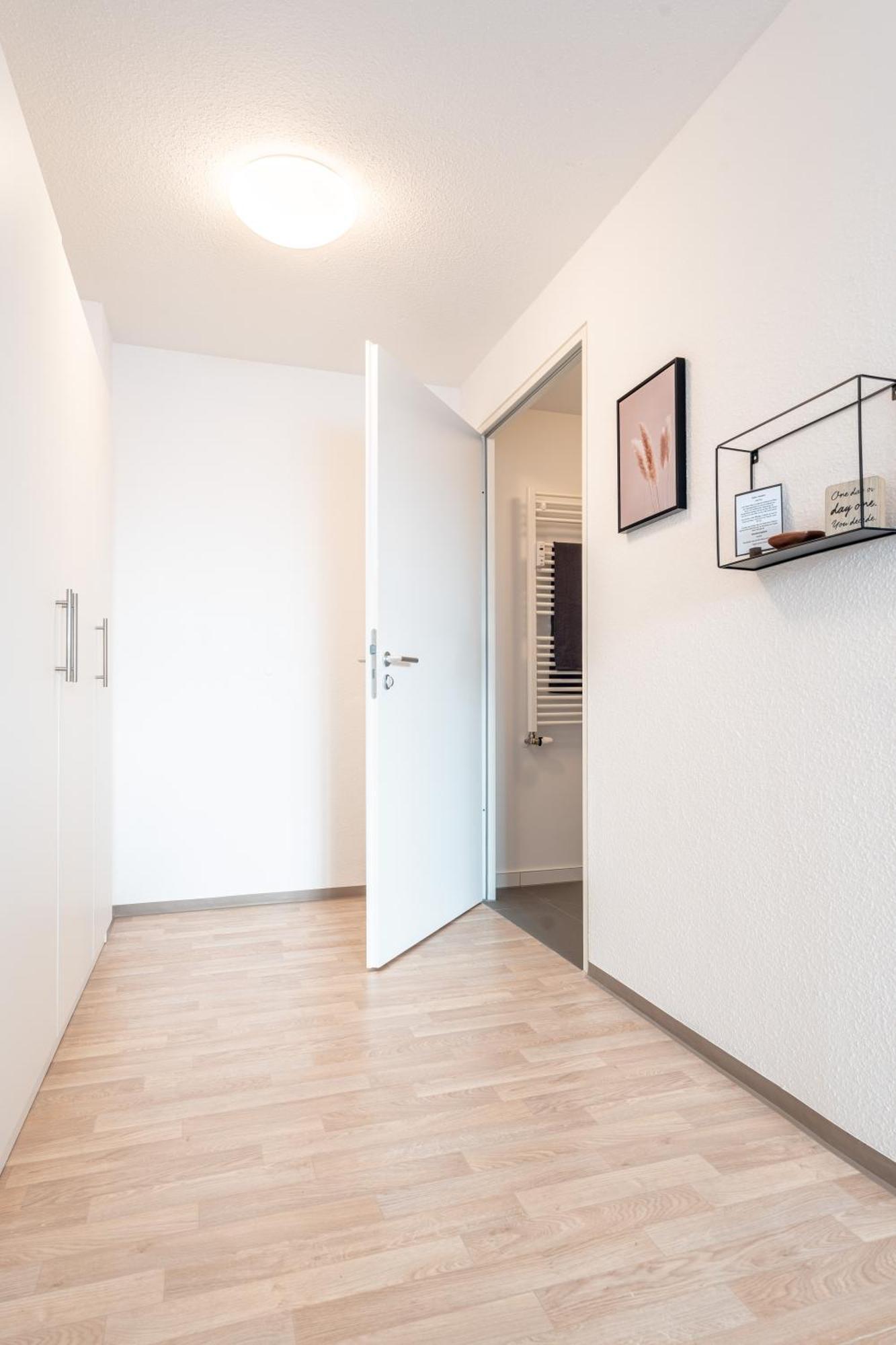 Neu☆Business Apartment☆Messe/Airport☆Tiefgarage ラインフェルデン＝エヒターディンゲン 部屋 写真
